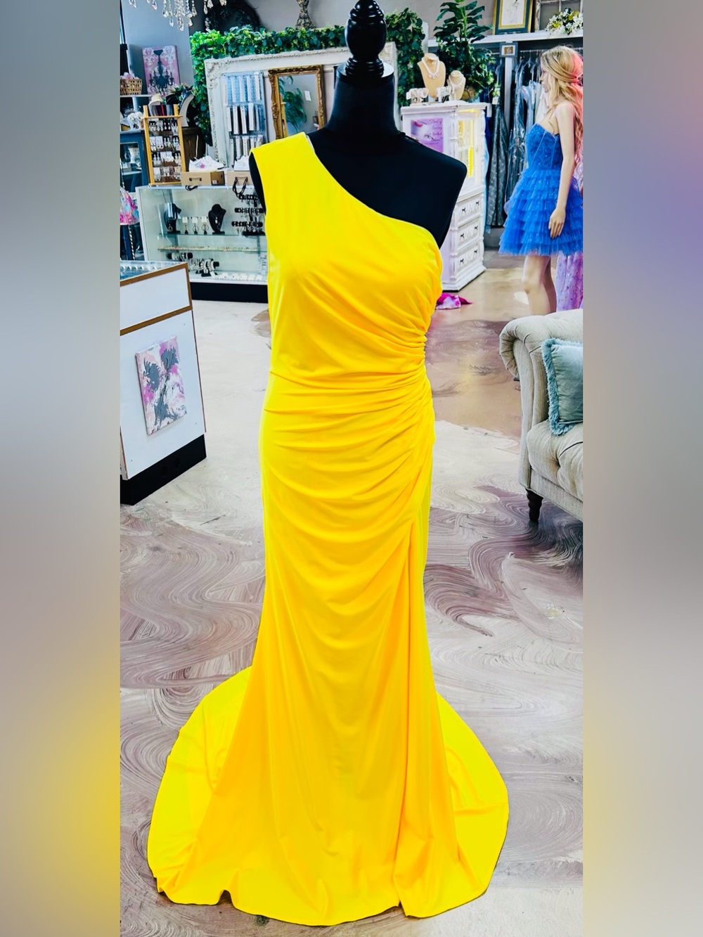 Asymmetric One-Shoulder Yellow Prom Gown